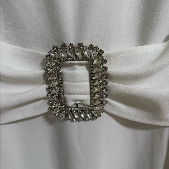 White Pleated Sleeve Mini Dress w/ Rhinestone Buckle NWT Size Small - Picture 3 of 6